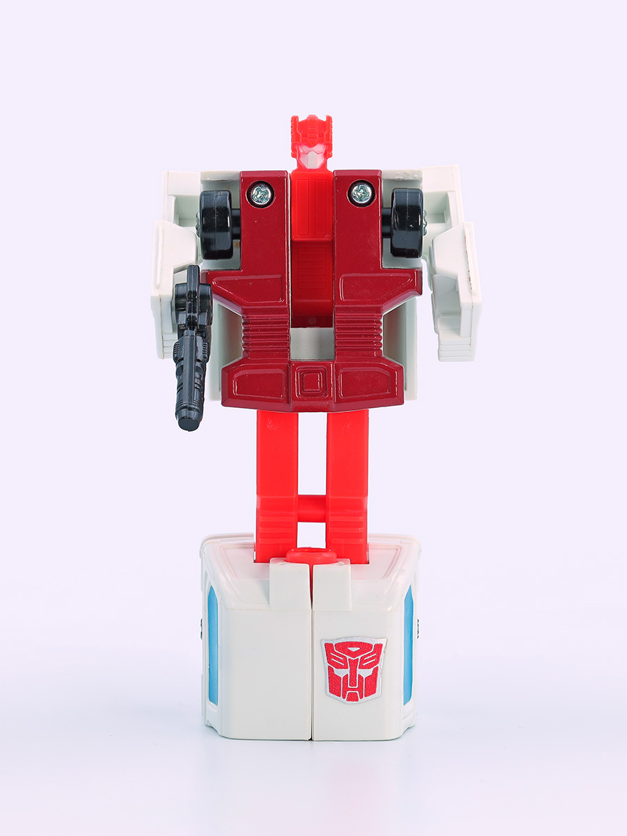 Transformers G1 First Aid Robot Mode